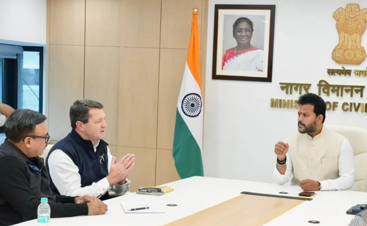 इंडिगो के CEO पीटर एल्बर्स हाथ जोड़े आए नजर, सरकार ने उड़ानों में 10% की कटौती की। इंडिगो के CEO पीटर एल्बर्स हाथ जोड़े आए नजर, सरकार ने उड़ानों में 10% की कटौती की।