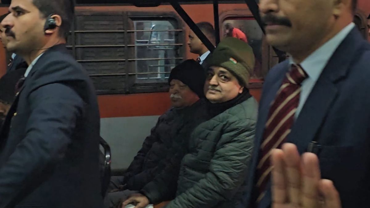 वृंदावन पहुंचे संघ प्रमुख मोहन भागवत, अखिल भारतीय कार्यकारिणी बैठक का शुभारंभ आज से शुरू