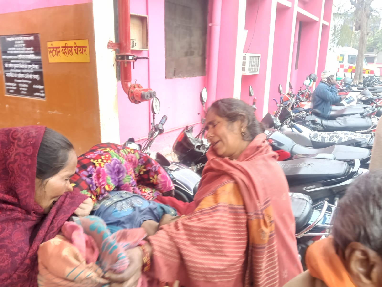 हरदोई में ट्रैक्टर दुर्घटना में 17 वर्षीय युवती की दर्दनाक मौत, यातायात नियमों की अनदेखी बनी बड़ी वजह