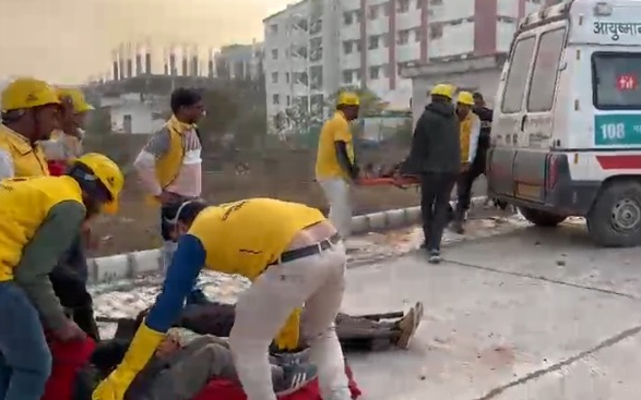 धौलपुर जिला अस्पताल में आग, उपखण्ड अधिकारी और आपदा प्रबंधन टीम ने तुरंत कार्रवाई की