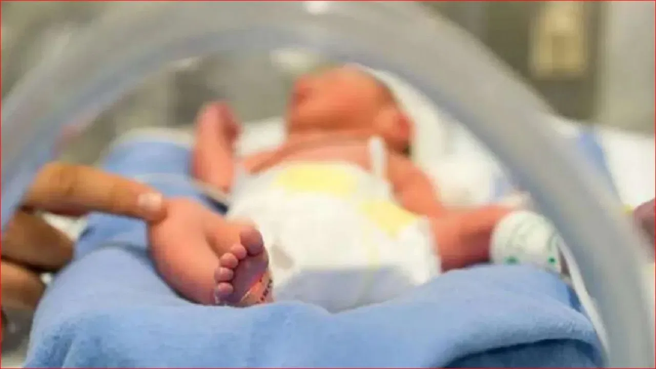 ICU में भर्ती पत्नी, बाहर नवजात की मौत से टूटा पिता—दून अस्पताल की दर्दनाक कहानी ICU में भर्ती पत्नी, बाहर नवजात की मौत से टूटा पिता—दून अस्पताल की दर्दनाक कहानी