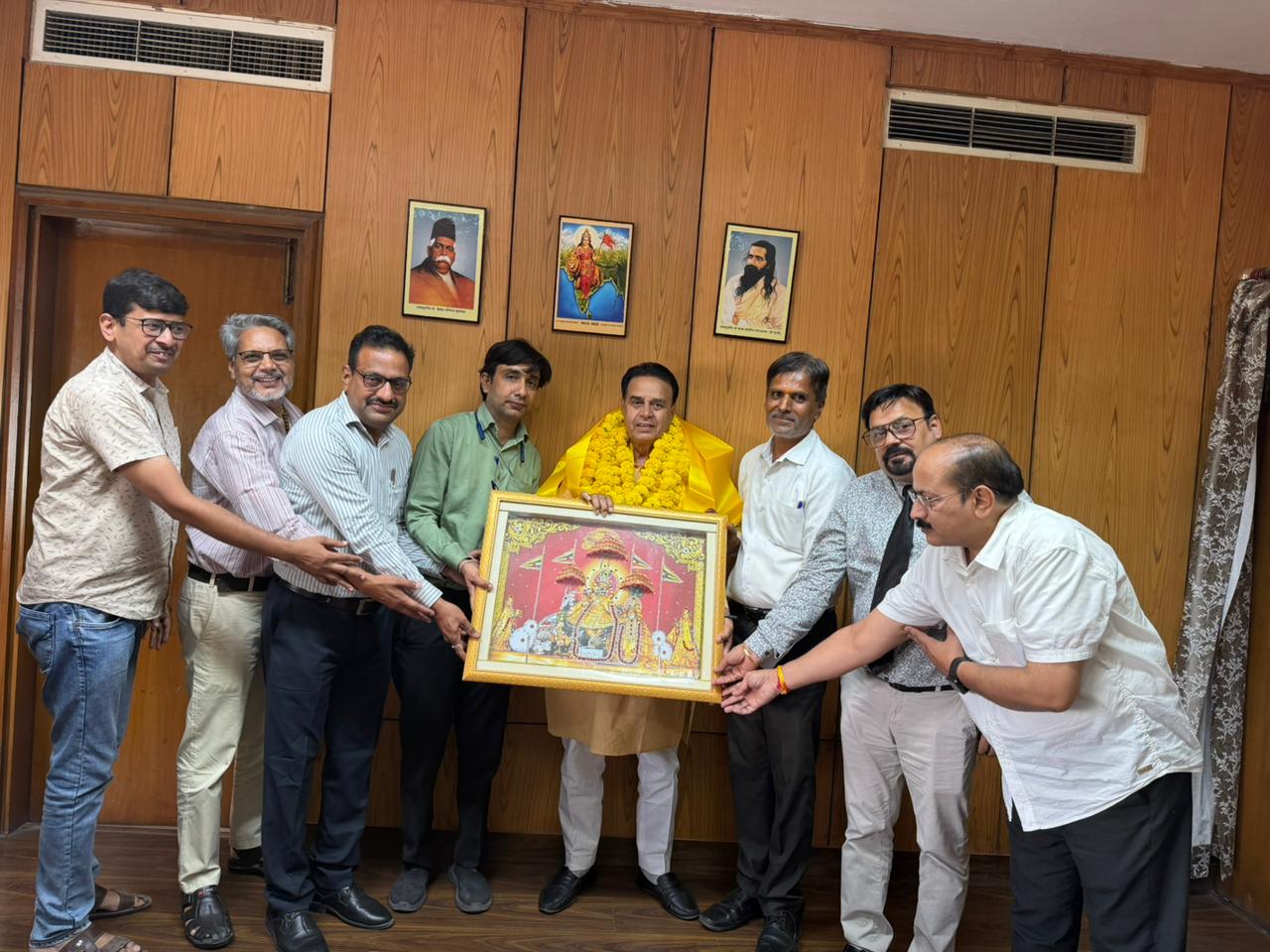 राजस्थान विधि सेवा संवर्ग ने किया विधि मंत्री जोगाराम पटेल का भव्य सम्मान राजस्थान विधि सेवा संवर्ग ने किया विधि मंत्री जोगाराम पटेल का भव्य सम्मान