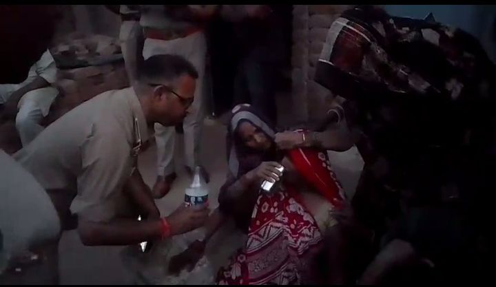 पंडितपुर में ससुराल वालों से प्रताड़ित प्रियंका ने लगाई फांसी की आत्महत्या, पंडितपुर में ससुराल वालों से प्रताड़ित प्रियंका ने लगाई फांसी की आत्महत्या,