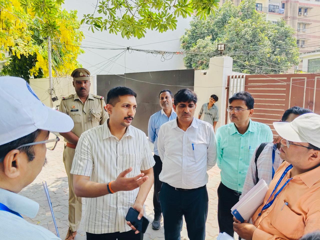लखनऊ में जनगणना-2027 की तैयारी तेज, DM विशाख ने किया स्थलीय निरीक्षण लखनऊ में जनगणना-2027 की तैयारी तेज, DM विशाख ने किया स्थलीय निरीक्षण