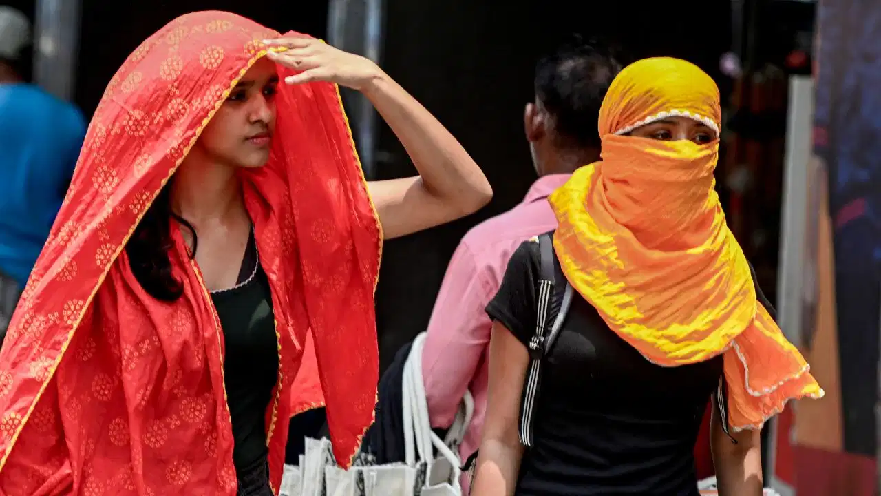 हीटवेव से राहत के आसार! कई राज्यों में मौसम बदलने के संकेत हीटवेव से राहत के आसार! कई राज्यों में मौसम बदलने के संकेत
