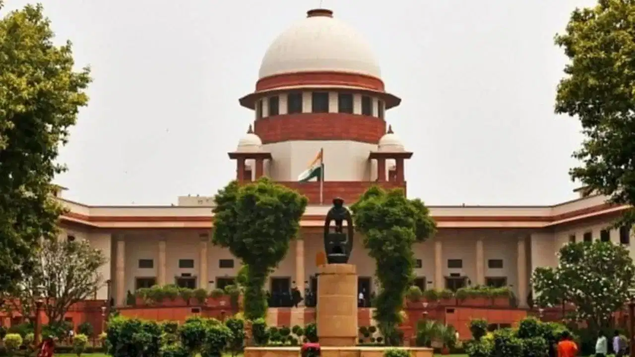 ऑनलाइन गेमिंग पर सुप्रीम कोर्ट का बड़ा फैसला, 28% GST बरकरार ऑनलाइन गेमिंग पर सुप्रीम कोर्ट का बड़ा फैसला, 28% GST बरकरार