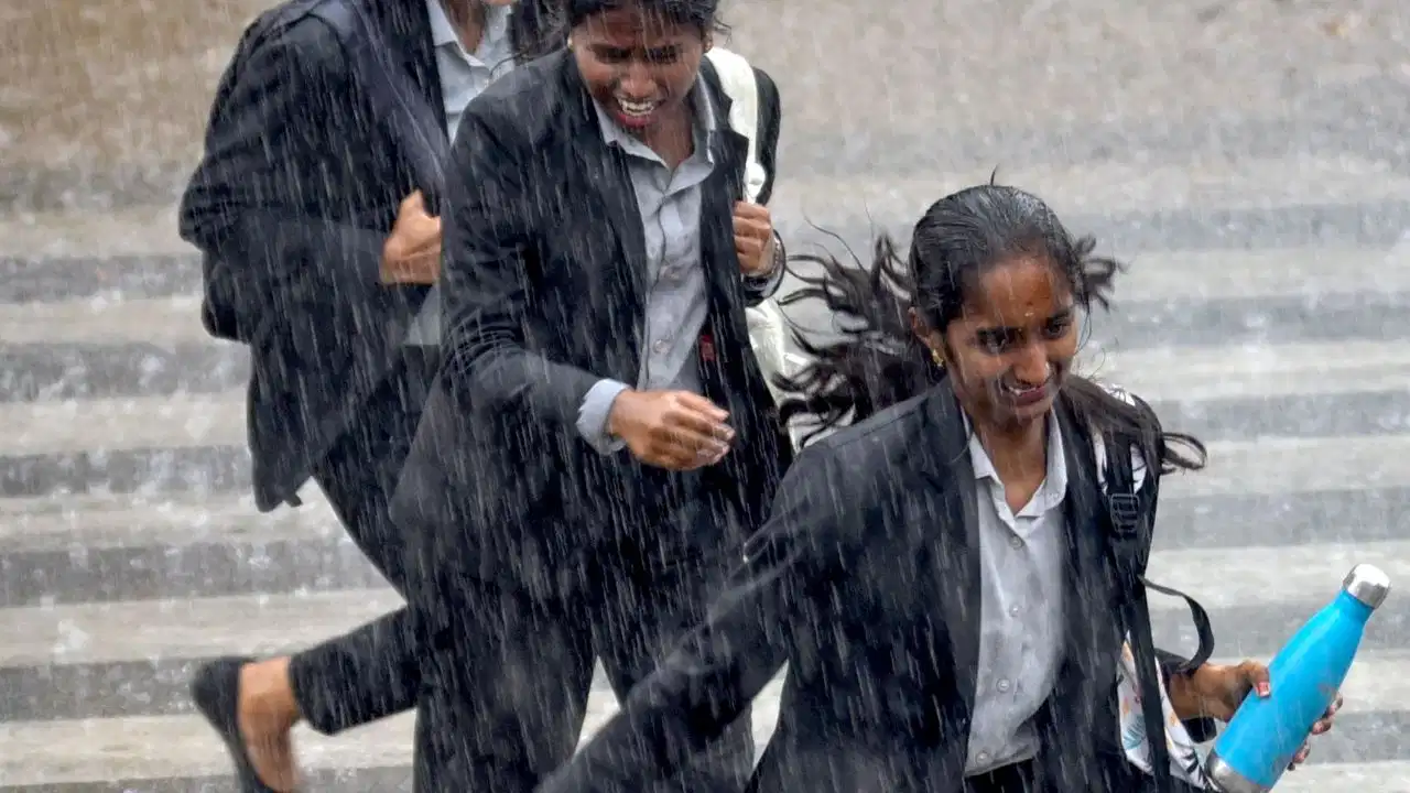 दिल्ली-UP में बारिश का अलर्ट, उत्तराखंड में ओलावृष्टि की चेतावनी दिल्ली-UP में बारिश का अलर्ट, उत्तराखंड में ओलावृष्टि की चेतावनी
