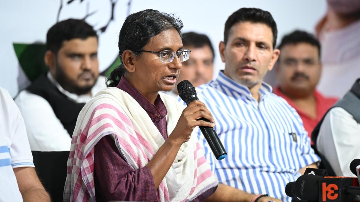सुप्रीम कोर्ट के फैसले पर मीनाक्षी नटराजन की पहली प्रतिक्रिया, चुनाव आयोग की भूमिका पर उठाए सवाल सुप्रीम कोर्ट के फैसले पर मीनाक्षी नटराजन की पहली प्रतिक्रिया, चुनाव आयोग की भूमिका पर उठाए सवाल