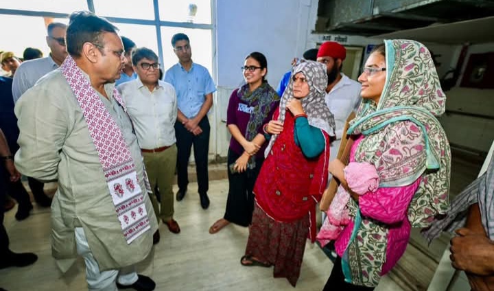एसएमएस अस्पताल पहुंचे सीएम भजनलाल, ओपीडी का किया औचक निरीक्षण एसएमएस अस्पताल पहुंचे सीएम भजनलाल, ओपीडी का किया औचक निरीक्षण
