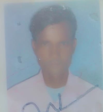 बंद कमरे में मिली मृत सुनील कुमार का शव, देखकर मुहल्ले वासी रिश्तेदारों ने जताया शोक, परिजनों का रो-रो कर बुरा हाल घर में मचा कोहराम बंद कमरे में मिली मृत सुनील कुमार का शव, देखकर मुहल्ले वासी रिश्तेदारों ने जताया शोक, परिजनों का रो-रो कर बुरा हाल घर में मचा कोहराम