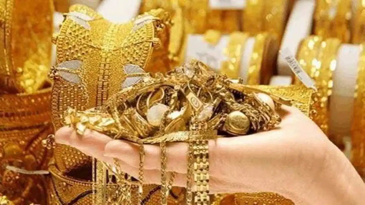 सोना-चांदी हुआ सस्ता, कीमतों में गिरावट के बीच बढ़ी खरीदारी की उम्मीद सोना-चांदी हुआ सस्ता, कीमतों में गिरावट के बीच बढ़ी खरीदारी की उम्मीद