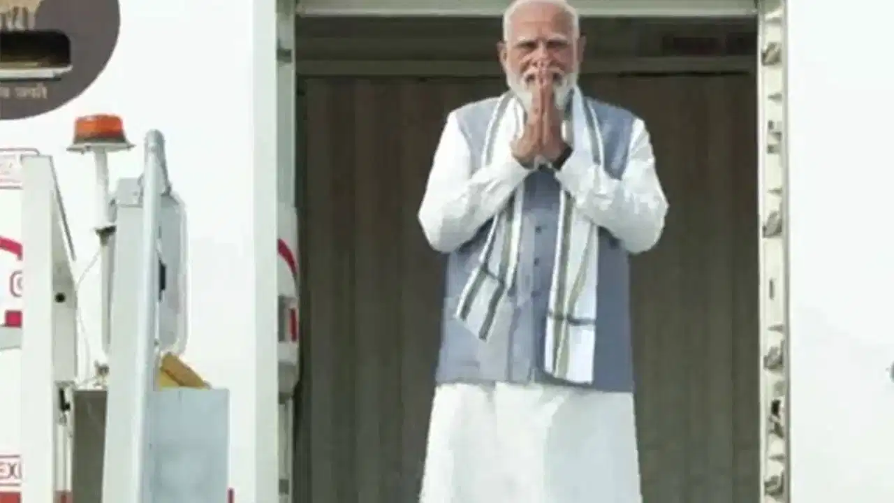 भारत के लिए कितना अहम है 2 लाख से कम आबादी वाला देश सेशेल्स? PM मोदी ने बताया दौरे का बड़ा मकसद भारत के लिए कितना अहम है 2 लाख से कम आबादी वाला देश सेशेल्स? PM मोदी ने बताया दौरे का बड़ा मकसद