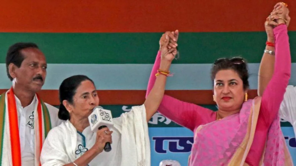 ममता से दूरी पर भावुक हुईं शताब्दी रॉय, बोलीं- ‘दीदी को हमेशा मिस करूंगी’