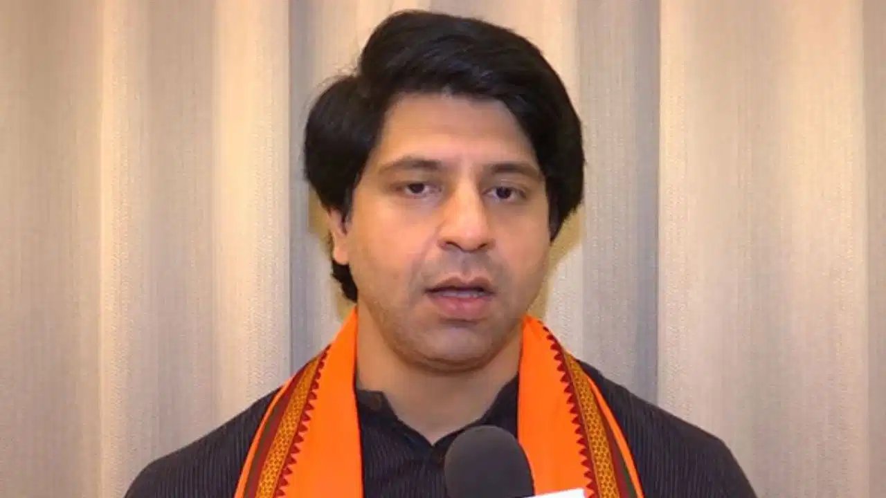 ‘विजय की TVK सिर्फ DMK का मास्क, यह भी सनातन विरोधी’… दीपम विवाद पर बोले शहजाद पूनेवाला ‘विजय की TVK सिर्फ DMK का मास्क, यह भी सनातन विरोधी’… दीपम विवाद पर बोले शहजाद पूनेवाला