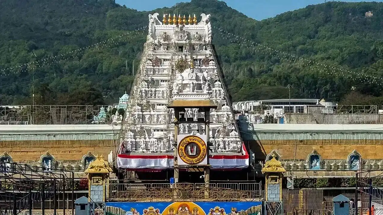 तिरुपति बालाजी में रोज 1000 श्रद्धालुओं को मिलेगा मुफ्त दर्शन का मौका, निशुल्क मिलेगा प्रसाद का लड्डू तिरुपति बालाजी में रोज 1000 श्रद्धालुओं को मिलेगा मुफ्त दर्शन का मौका, निशुल्क मिलेगा प्रसाद का लड्डू