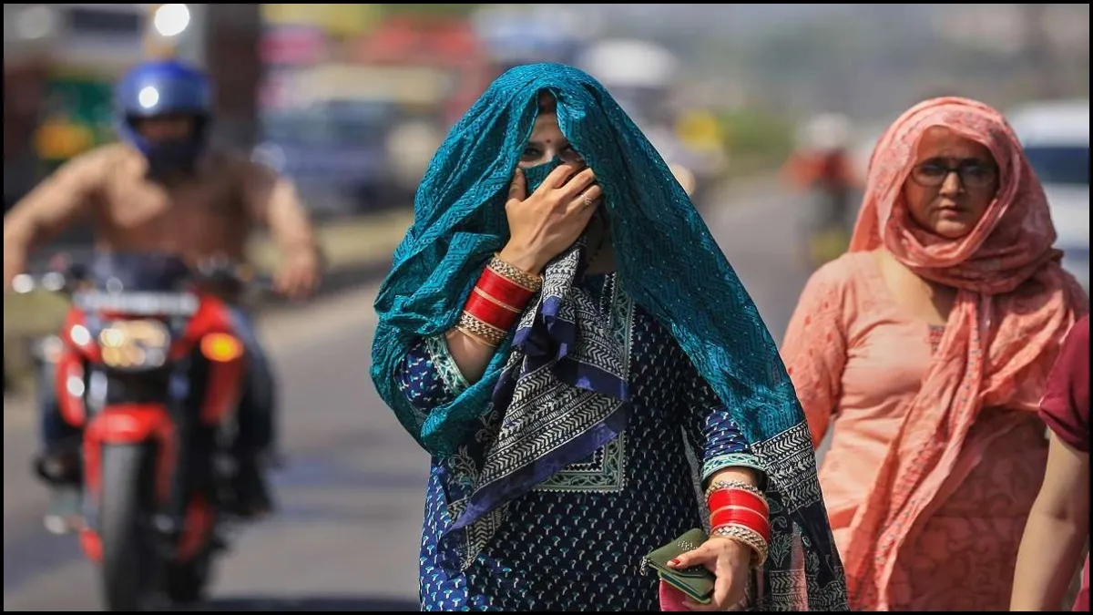 यूपी में गर्मी से राहत नहीं, आज लखनऊ-वाराणसी समेत 32 जिलों में लू का अलर्ट, मानसून भी हुआ लेट यूपी में गर्मी से राहत नहीं, आज लखनऊ-वाराणसी समेत 32 जिलों में लू का अलर्ट, मानसून भी हुआ लेट