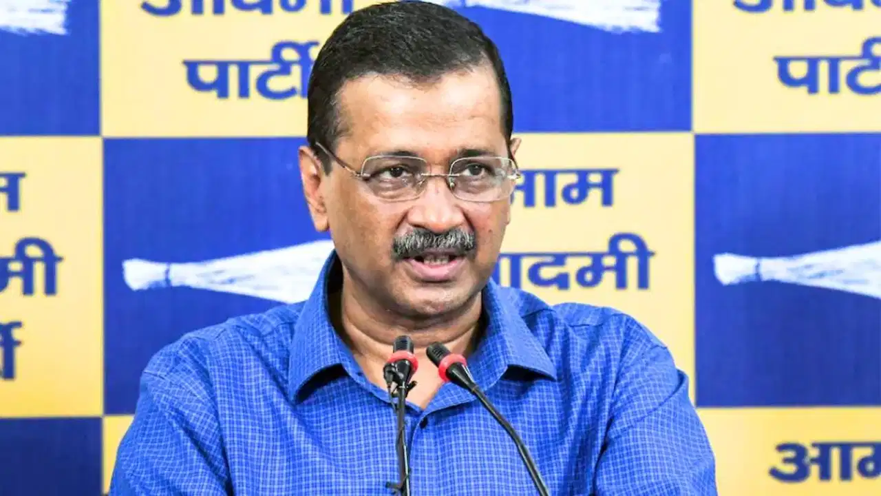 छात्रों पर पुलिस कार्रवाई को लेकर केजरीवाल का हमला, बोले- ‘सरकार ने अंग्रेजों को भी पीछे छोड़ दिया’ छात्रों पर पुलिस कार्रवाई को लेकर केजरीवाल का हमला, बोले- ‘सरकार ने अंग्रेजों को भी पीछे छोड़ दिया’