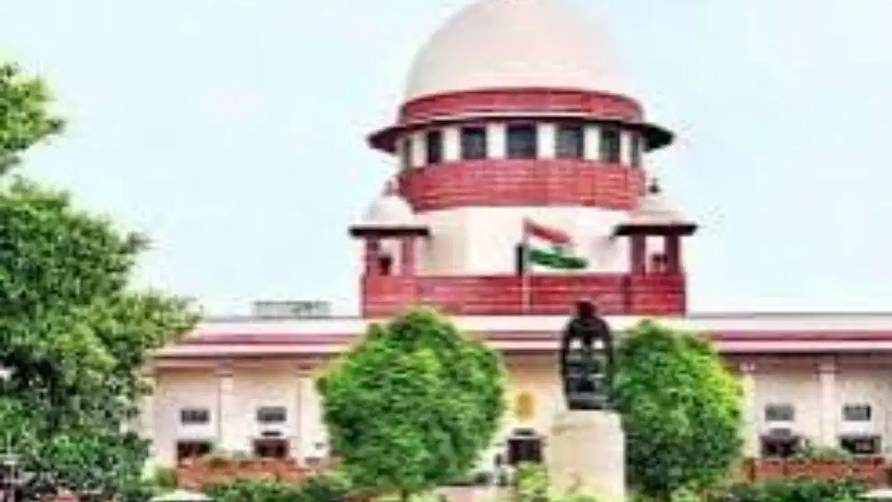 APAAR ID पर सुप्रीम कोर्ट सख्त, छात्रों की डेटा सुरक्षा को लेकर उठाए सवाल, स्वैच्छिक रखने का निर्देश APAAR ID पर सुप्रीम कोर्ट सख्त, छात्रों की डेटा सुरक्षा को लेकर उठाए सवाल, स्वैच्छिक रखने का निर्देश