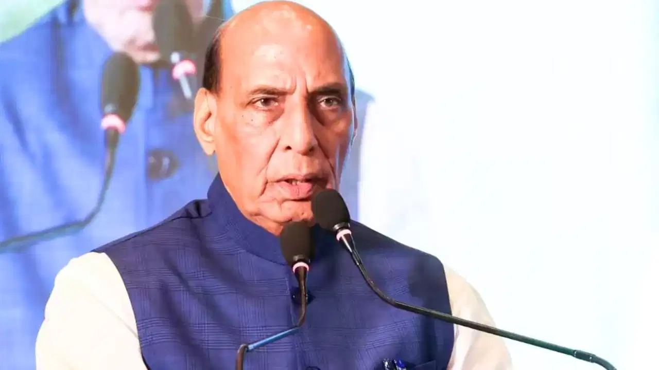 ऑपरेशन सिंदूर भारत की सैन्य तैयारी का प्रमाण, दुनिया ने देखा स्वदेशी रक्षा शक्ति का दम: राजनाथ सिंह ऑपरेशन सिंदूर भारत की सैन्य तैयारी का प्रमाण, दुनिया ने देखा स्वदेशी रक्षा शक्ति का दम: राजनाथ सिंह