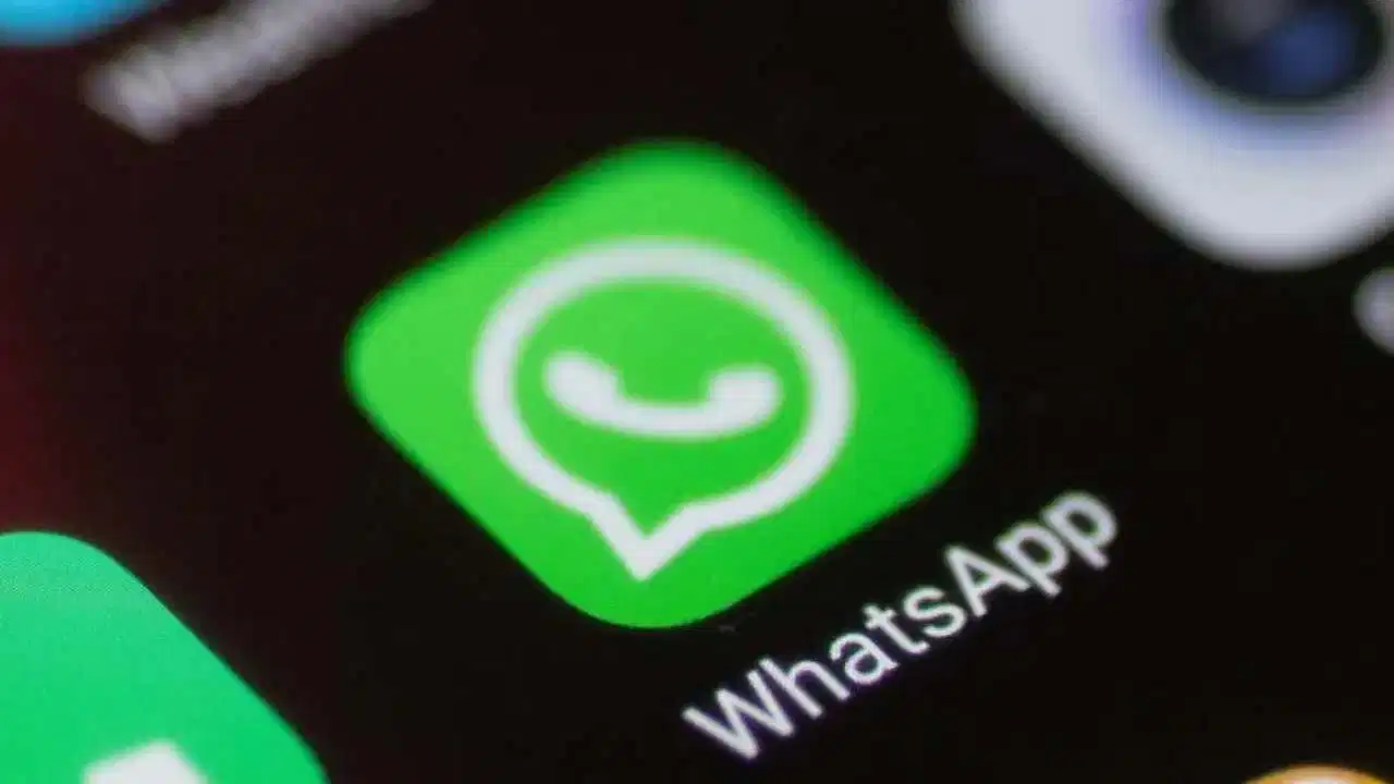 WhatsApp पर अनजान नंबरों से आती हैं कॉल? तुरंत ऑन करें ये सेटिंग, अपने आप Silent हो जाएंगी Calls