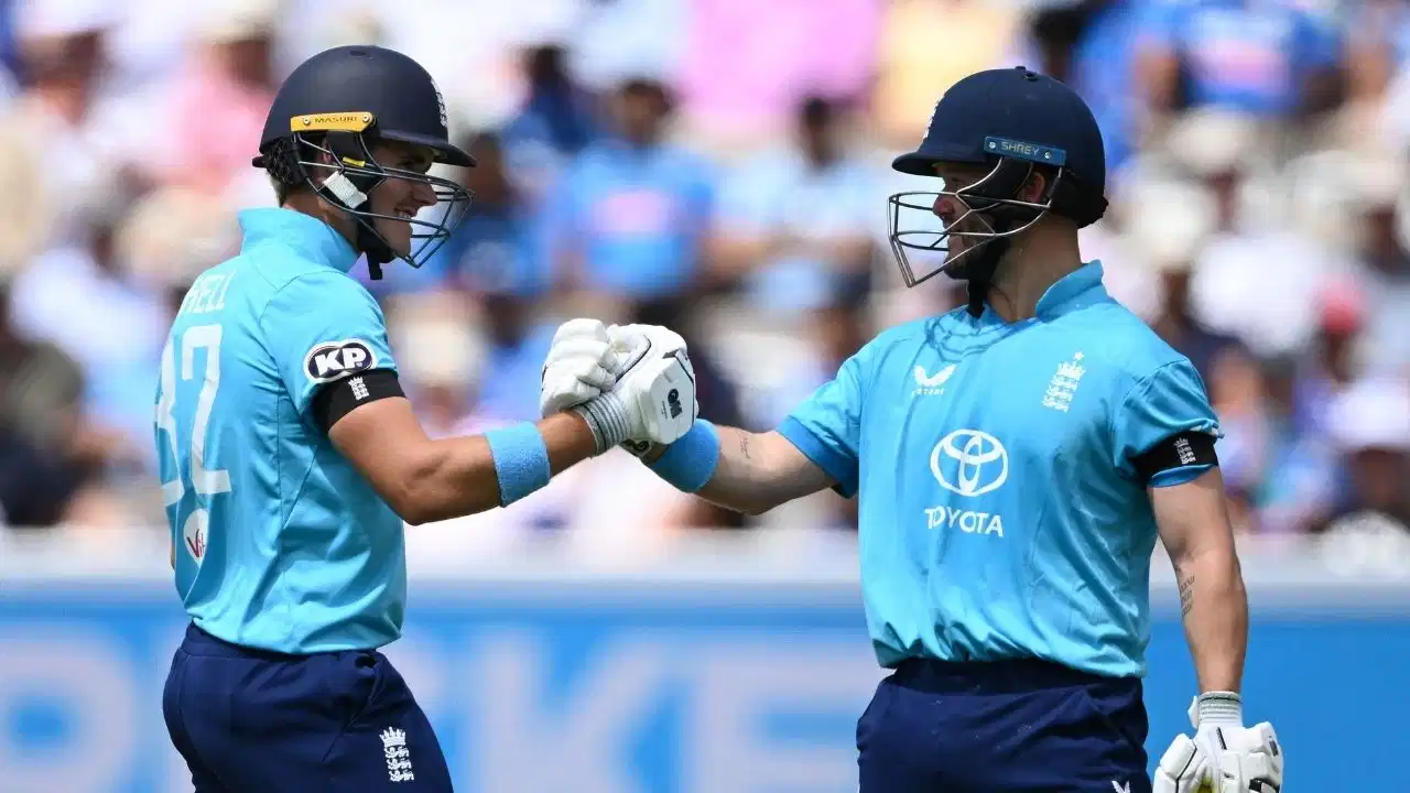 IND vs ENG: रोहित का शतक भी नहीं बचा सका टीम इंडिया, 8 गेंदों में पलटा मैच, इंग्लैंड ने 8 साल बाद जीती सीरीज