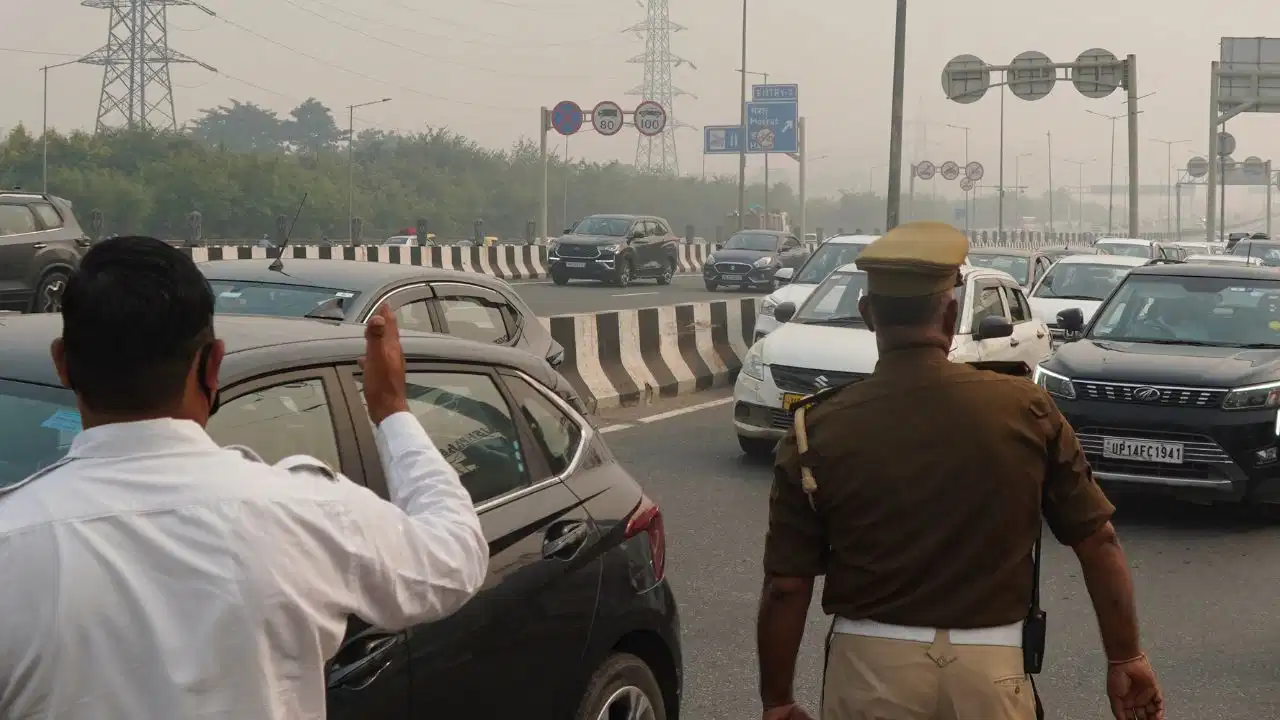 दिल्ली ट्रैफिक अलर्ट: सेंट्रल दिल्ली में जाम की आशंका, इन रास्तों पर निकलने से पहले पढ़ें पुलिस की एडवाइजरी दिल्ली ट्रैफिक अलर्ट: सेंट्रल दिल्ली में जाम की आशंका, इन रास्तों पर निकलने से पहले पढ़ें पुलिस की एडवाइजरी