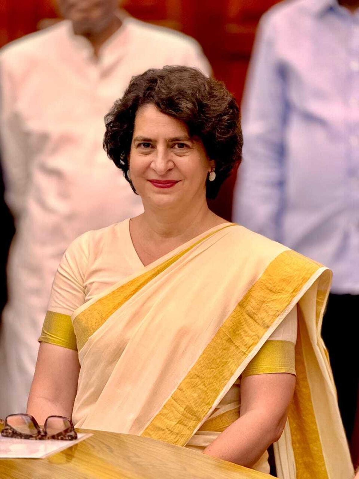 ‘तानाशाही नहीं चलेगी, सरकार को…’ धर्मेंद्र प्रधान के इस्तीफे पर जानें क्या बोलीं प्रियंका गांधी?