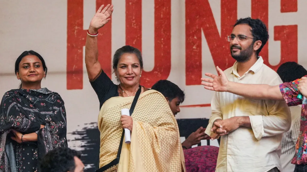 CJP प्रोटेस्ट में पहुंचीं शबाना आजमी, बॉलीवुड की चुप्पी पर बोलीं- “मुद्दे से ध्यान मत भटकाइए”