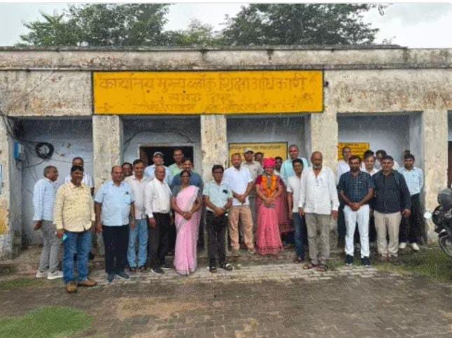 पाटन ब्लॉक को मिली नई सीबीईओ, विमला यादव ने संभाला पदभार; शिक्षा व्यवस्था में गुणवत्ता और नवाचार पर रहेगा विशेष फोकस पाटन ब्लॉक को मिली नई सीबीईओ, विमला यादव ने संभाला पदभार; शिक्षा व्यवस्था में गुणवत्ता और नवाचार पर रहेगा विशेष फोकस
