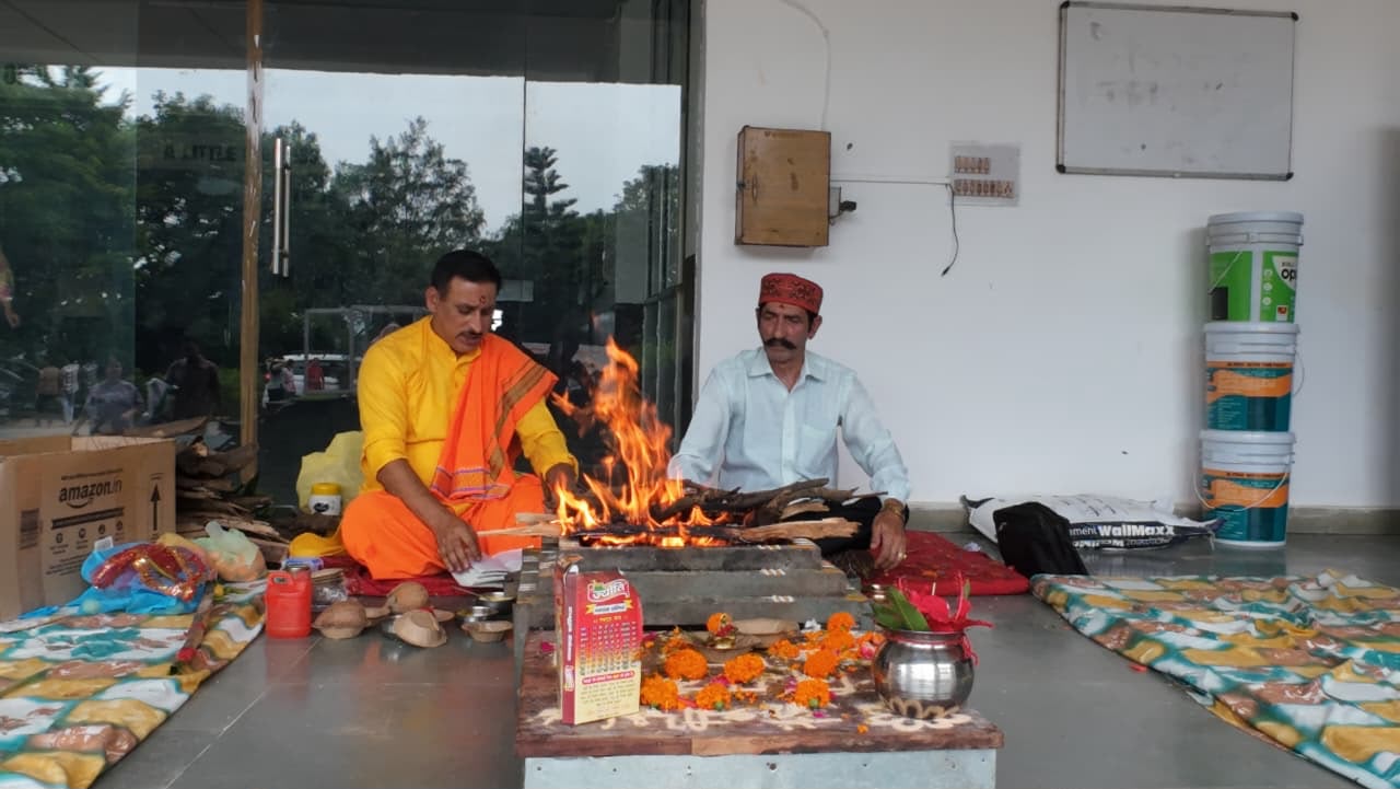 एचआईईटी ग्रुप ऑफ इंस्टीट्यूशंस में नवप्रवेशी विद्यार्थियों के लिए इंडक्शन प्रोग्राम एवं वैदिक हवन का आयोजन एचआईईटी ग्रुप ऑफ इंस्टीट्यूशंस में नवप्रवेशी विद्यार्थियों के लिए इंडक्शन प्रोग्राम एवं वैदिक हवन का आयोजन