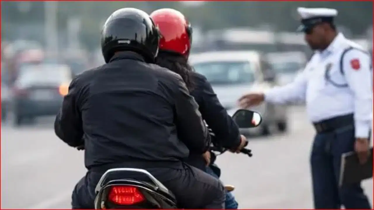 ₹38 हजार की बाइक पर ₹1.5 लाख का चालान, 156 बार टूटा ट्रैफिक नियम ₹38 हजार की बाइक पर ₹1.5 लाख का चालान, 156 बार टूटा ट्रैफिक नियम