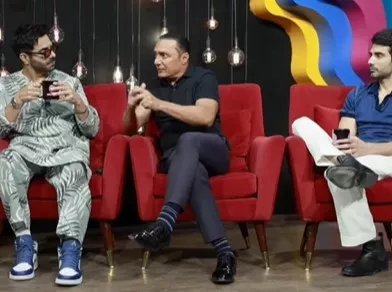 ‘सड़क के डिवाइडर पर बैठ जाता था…’ नौकरी छोड़ एक्टर बने राहुल बोस, सेट पर बैठने के लिए नहीं मिलती थी कुर्सी ‘सड़क के डिवाइडर पर बैठ जाता था…’ नौकरी छोड़ एक्टर बने राहुल बोस, सेट पर बैठने के लिए नहीं मिलती थी कुर्सी