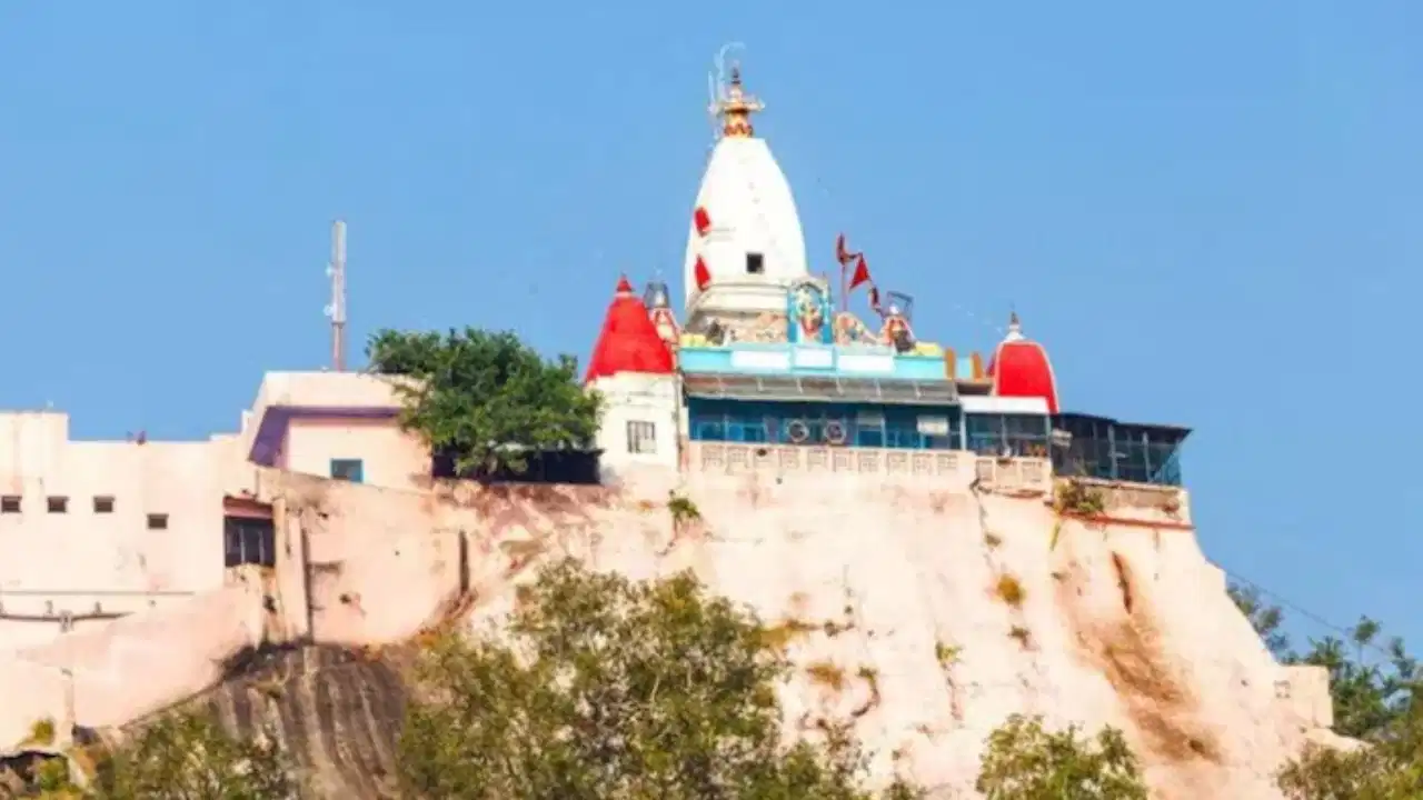 हरिद्वार के मनसा देवी मंदिर में ‘नो पॉकेट’ ड्रेस कोड लागू, पुजारियों और कर्मचारियों को दिए गए बिना जेब वाले वस्त्र