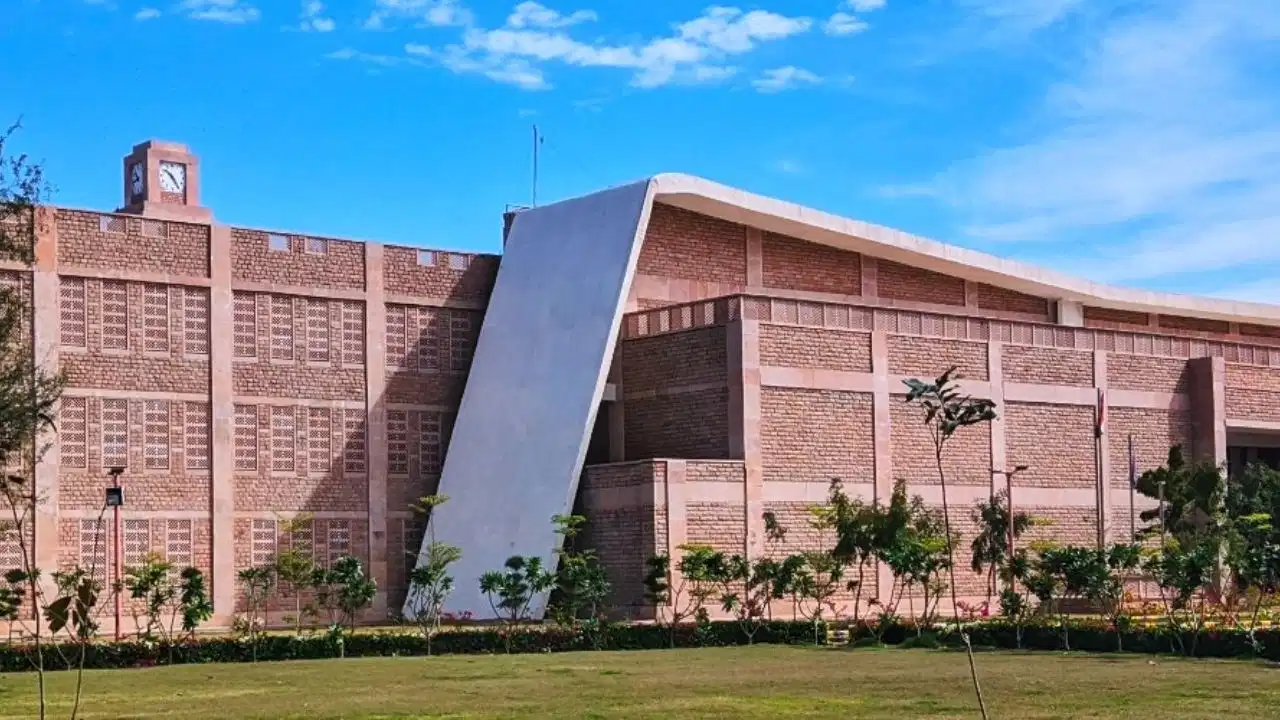 IIT Jodhpur का बड़ा फैसला! ड्रोन और स्पेसक्राफ्ट इंजीनियरिंग में शुरू हुआ नया BTech कोर्स, जानें एडमिशन प्रक्रिया IIT Jodhpur का बड़ा फैसला! ड्रोन और स्पेसक्राफ्ट इंजीनियरिंग में शुरू हुआ नया BTech कोर्स, जानें एडमिशन प्रक्रिया