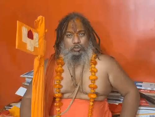 CM योगी के खिलाफ अपमानजनक टिप्पणी पर बवाल, जगद्गुरु परमहंस आचार्य ने दर्ज कराई शिकायत
