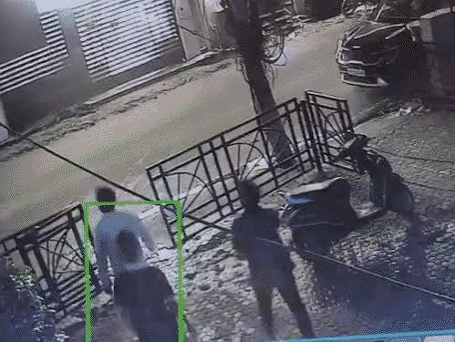मुंशी पुलिया के पास देर रात तक हुक्का लाउंज में युवाओं का जमावड़ा, वायरल वीडियो के बाद भी कार्रवाई पर उठे सवाल मुंशी पुलिया के पास देर रात तक हुक्का लाउंज में युवाओं का जमावड़ा, वायरल वीडियो के बाद भी कार्रवाई पर उठे सवाल
