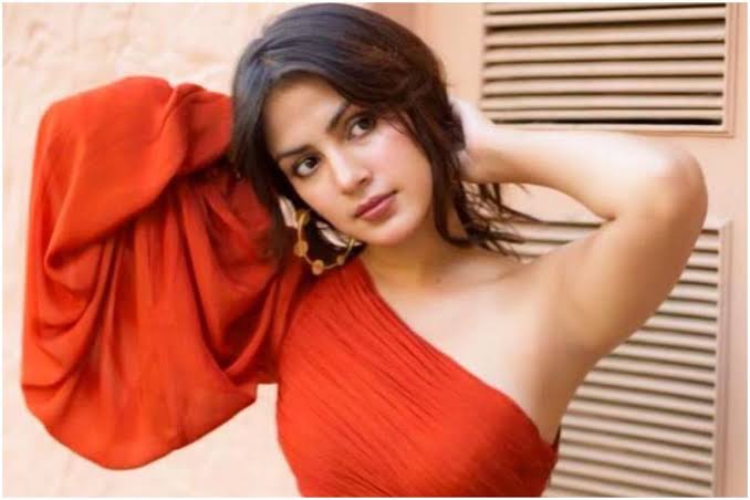 Rhea Chakraborty Birthday: चंद फिल्मों में नजर आईं रिया चक्रवर्ती, आज करोड़ों की संपत्ति की मालकिन Rhea Chakraborty Birthday: चंद फिल्मों में नजर आईं रिया चक्रवर्ती, आज करोड़ों की संपत्ति की मालकिन