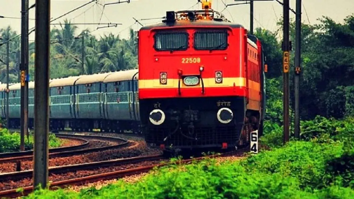 50 साल तक ट्रेनों में नहीं थे टॉयलेट, एक यात्री के मजेदार खत ने बदल दी रेलवे की सोच 50 साल तक ट्रेनों में नहीं थे टॉयलेट, एक यात्री के मजेदार खत ने बदल दी रेलवे की सोच