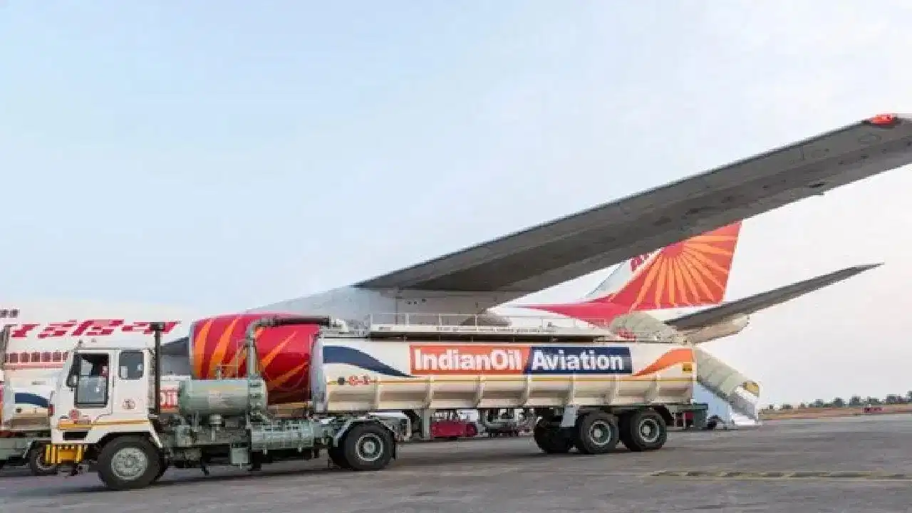 क्या सस्ता होगा हवाई सफर? जेट फ्यूल को GST के दायरे में लाने की एयरलाइन कंपनियों की बड़ी मांग क्या सस्ता होगा हवाई सफर? जेट फ्यूल को GST के दायरे में लाने की एयरलाइन कंपनियों की बड़ी मांग