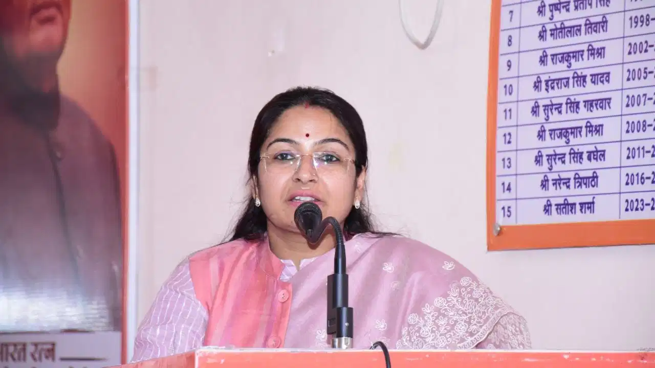 जाति प्रमाण पत्र मामले में मंत्री प्रतिमा बागरी को नोटिस, 6 जुलाई को होगी पेशी जाति प्रमाण पत्र मामले में मंत्री प्रतिमा बागरी को नोटिस, 6 जुलाई को होगी पेशी