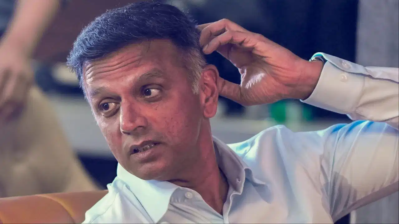 Rahul Dravid England Coach: इंग्लैंड टेस्ट टीम के कोच बनने की अटकलें तेज, मैक्कलम की जगह राहुल द्रविड़ का नाम चर्चा में