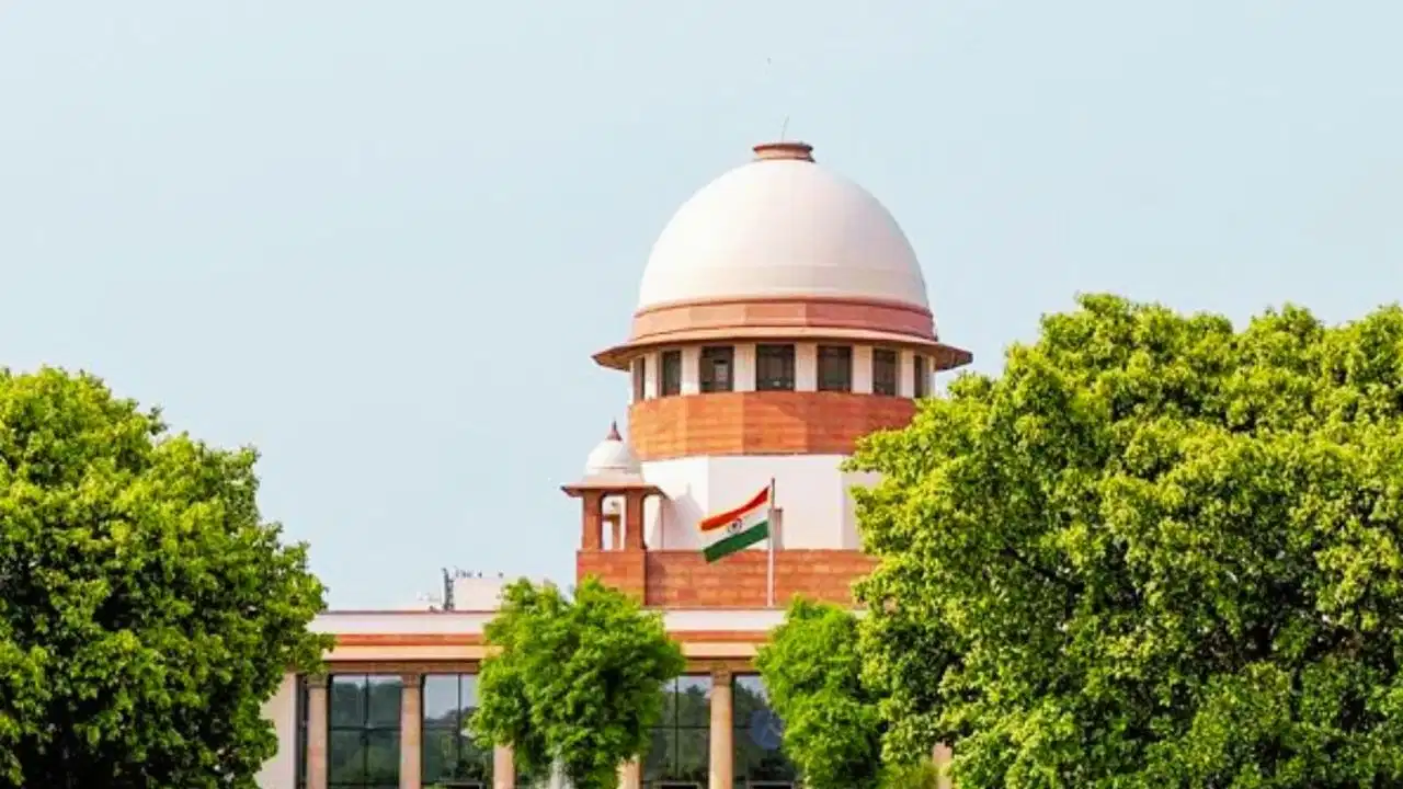 पुराने मामलों के निपटारे में आएगी तेजी! CJI ने बनाई 4 स्पेशल बेंच, 800 लंबित केसों की होगी सुपरफास्ट सुनवाई पुराने मामलों के निपटारे में आएगी तेजी! CJI ने बनाई 4 स्पेशल बेंच, 800 लंबित केसों की होगी सुपरफास्ट सुनवाई