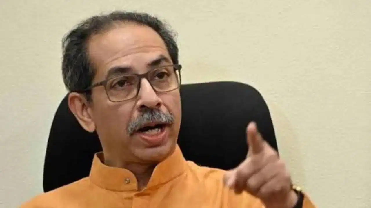 Uddhav Thackeray: सोनम वांगचुक और अभिजीत दीपके के समर्थन में उतरे उद्धव ठाकरे, राहुल गांधी से भी की साथ आने की अपील Uddhav Thackeray: सोनम वांगचुक और अभिजीत दीपके के समर्थन में उतरे उद्धव ठाकरे, राहुल गांधी से भी की साथ आने की अपील