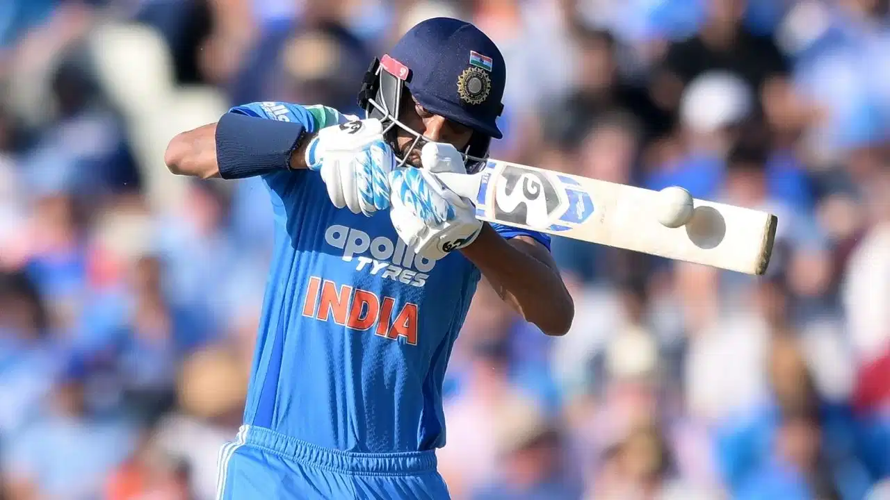 IND vs ENG: टीम इंडिया को बड़ा झटका! पहला वनडे जिताने वाला स्टार खिलाड़ी पूरी सीरीज से बाहर