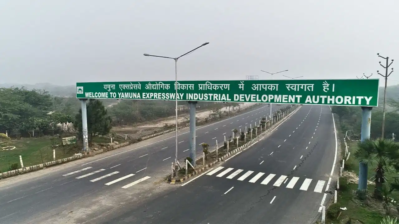 YEIDA का मेगा प्लान: 358 गांवों के साथ बसाया जाएगा नया हाईटेक शहर, एयरपोर्ट और एक्सप्रेसवे से मिलेगी बेहतरीन कनेक्टिविटी