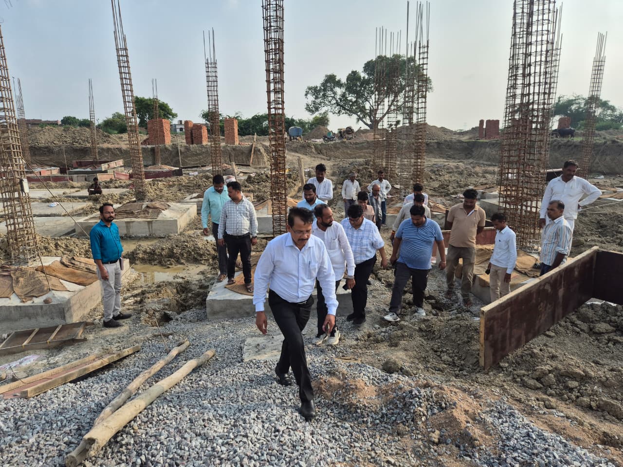 जालौन:निर्माणाधीन मुख्यमंत्री मॉडल एवं अभ्युदय कंपोजिट विद्यालय का डीएम ने किया निरीक्षण, गुणवत्तापूर्ण एवं समयबद्ध निर्माण के दिए निर्देश जालौन:निर्माणाधीन मुख्यमंत्री मॉडल एवं अभ्युदय कंपोजिट विद्यालय का डीएम ने किया निरीक्षण, गुणवत्तापूर्ण एवं समयबद्ध निर्माण के दिए निर्देश