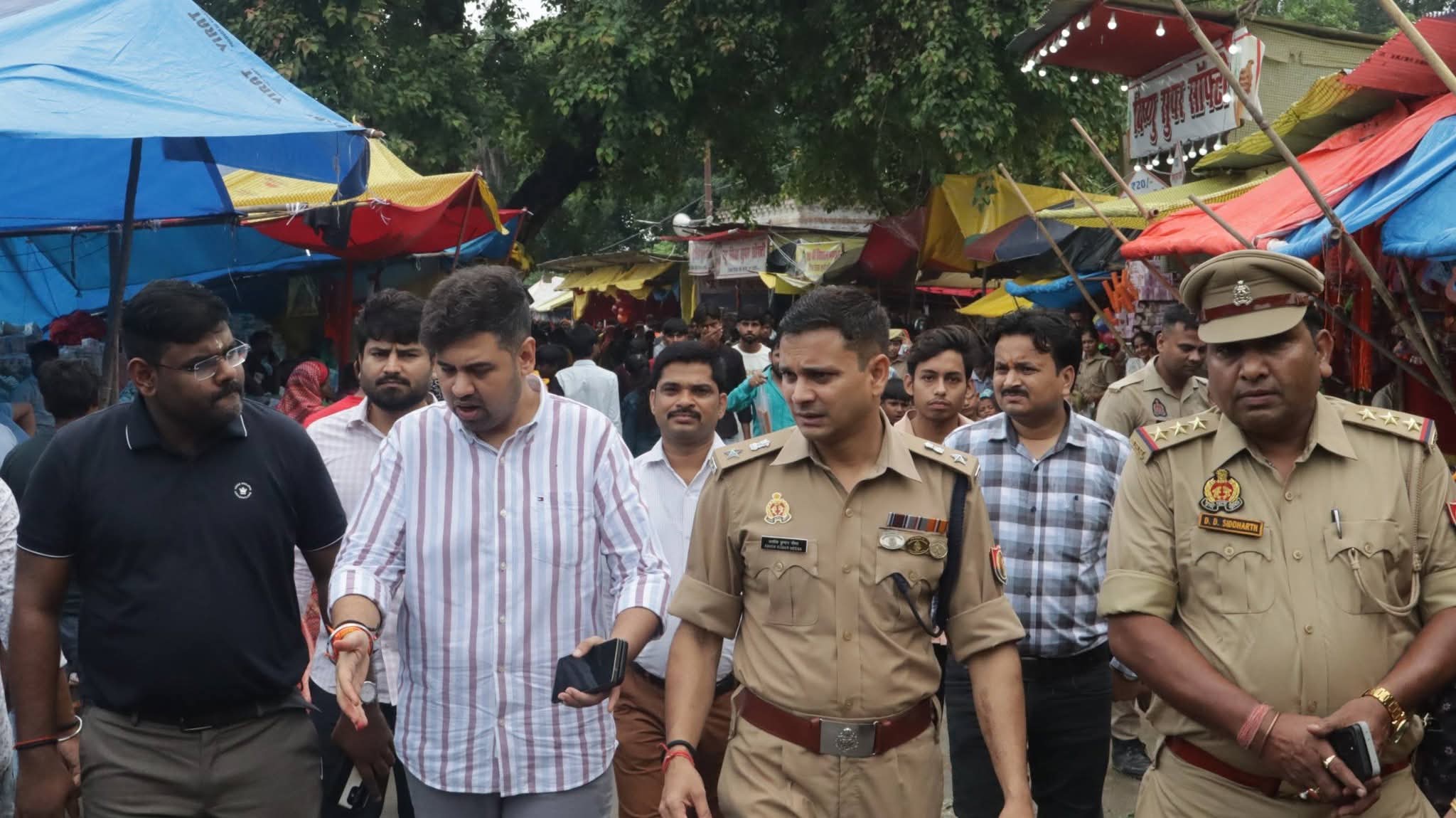हरदोई: श्रावण मेले की तैयारियों का डीएम-एसपी ने लिया जायजा, सकाहा मंदिर में सुरक्षा और सुविधाओं पर विशेष जोर
