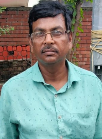 राजकीय आश्रम पद्धति विद्यालयों में कुल 2.66 करोड़ रूपये के गबन के मामले में फरार मुख्य अभियुक्त तत्कालीन प्रधानाचार्य को ई.ओ.डब्ल्यू. (E.O.W.) टीम द्वारा किया गया गिरफ्तार। राजकीय आश्रम पद्धति विद्यालयों में कुल 2.66 करोड़ रूपये के गबन के मामले में फरार मुख्य अभियुक्त तत्कालीन प्रधानाचार्य को ई.ओ.डब्ल्यू. (E.O.W.) टीम द्वारा किया गया गिरफ्तार।