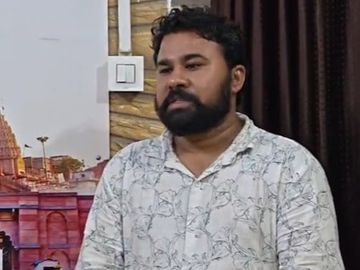 वाराणसी में पहचान छिपाकर शादी का आरोप, सलमान ने ‘सनी’ बनकर हिंदू युवती से रचाई शादी; आरोपी गिरफ्तार वाराणसी में पहचान छिपाकर शादी का आरोप, सलमान ने ‘सनी’ बनकर हिंदू युवती से रचाई शादी; आरोपी गिरफ्तार