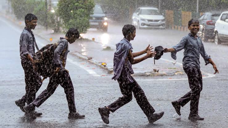 यूपी में धीमी हुई बारिश की रफ्तार, इस दिन से फिर बदलेगा मौसम यूपी में धीमी हुई बारिश की रफ्तार, इस दिन से फिर बदलेगा मौसम